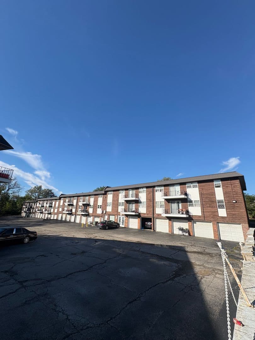 Peoria Apartment: 7217 N University St,