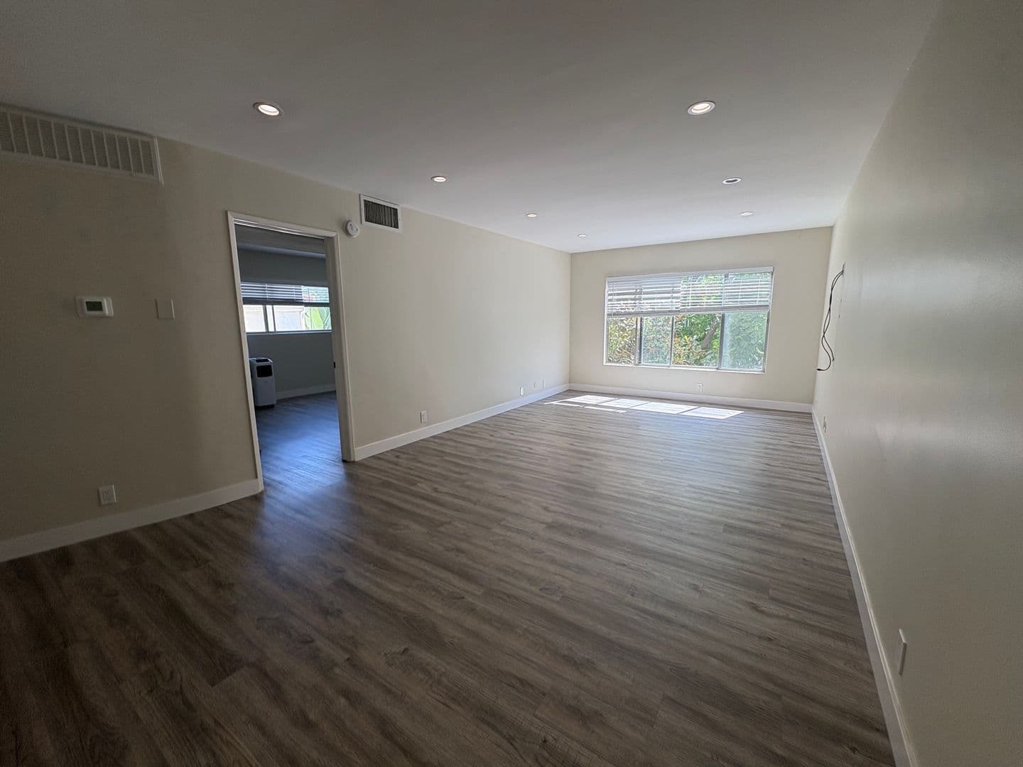 Beverly Hills Apartment: 231 N. La Peer Dr.