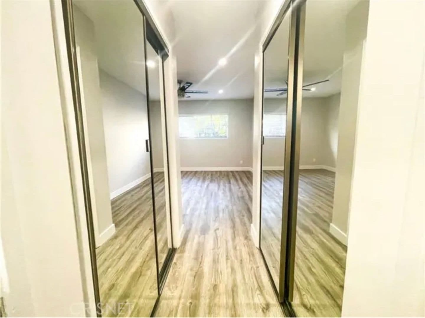Beverly Hills Apartment: 231 N. La Peer Dr.
