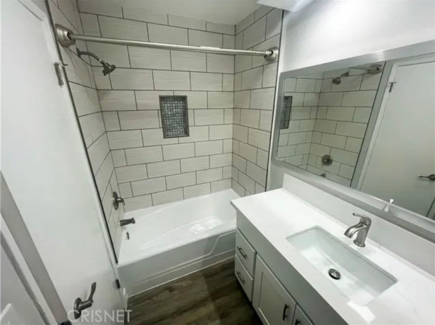 Beverly Hills Apartment: 231 N. La Peer Dr.