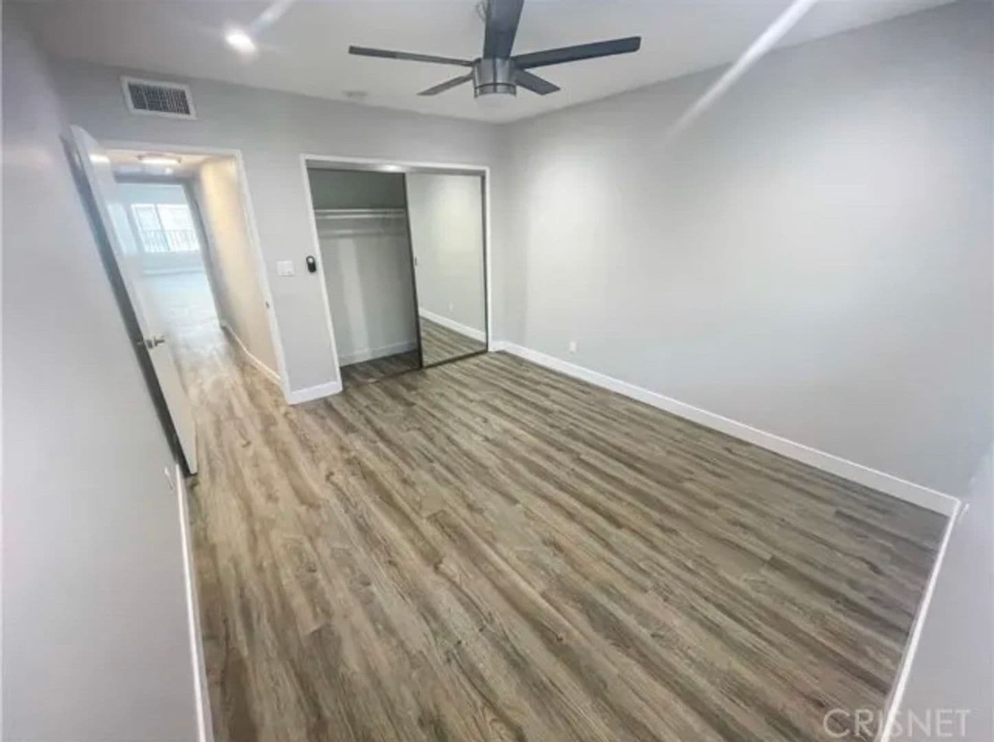 Beverly Hills Apartment: 231 N. La Peer Dr.