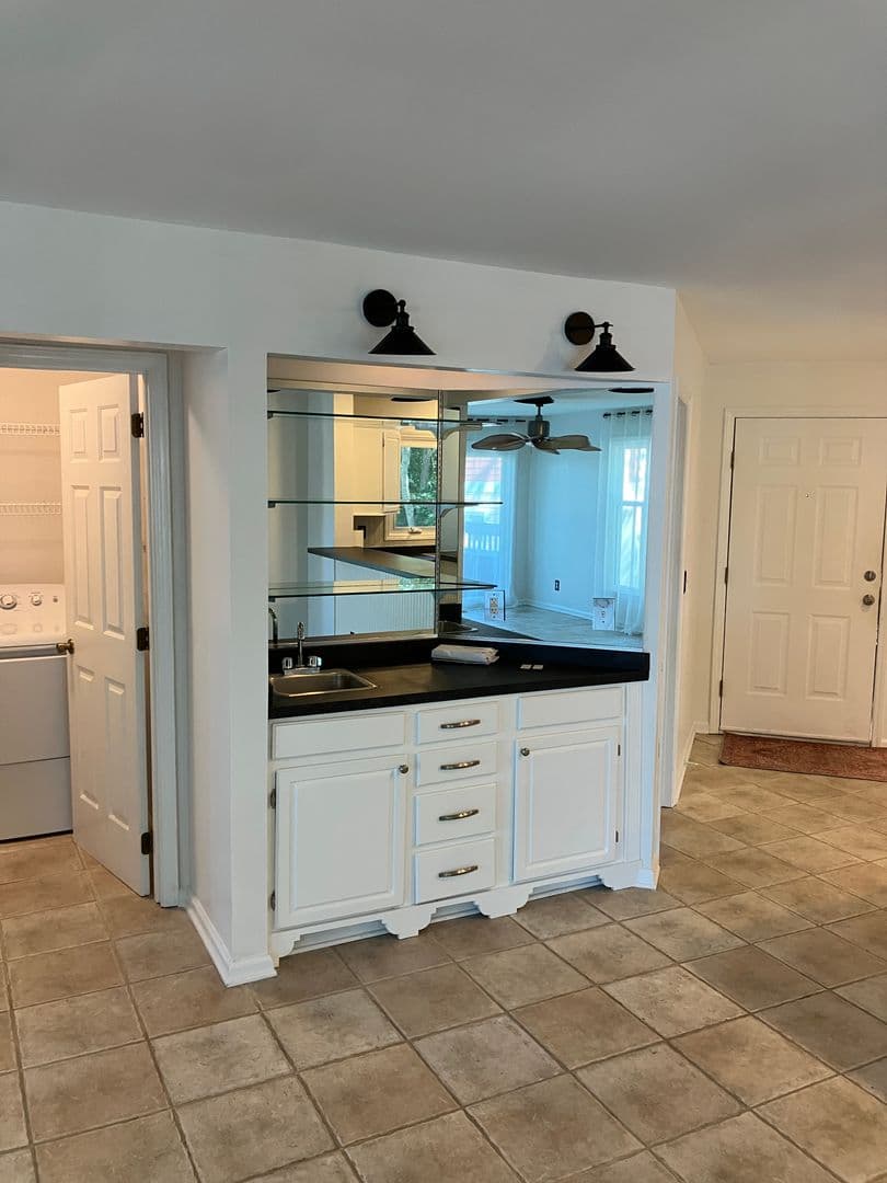 Davidson Condo: 820 Southwest Dr