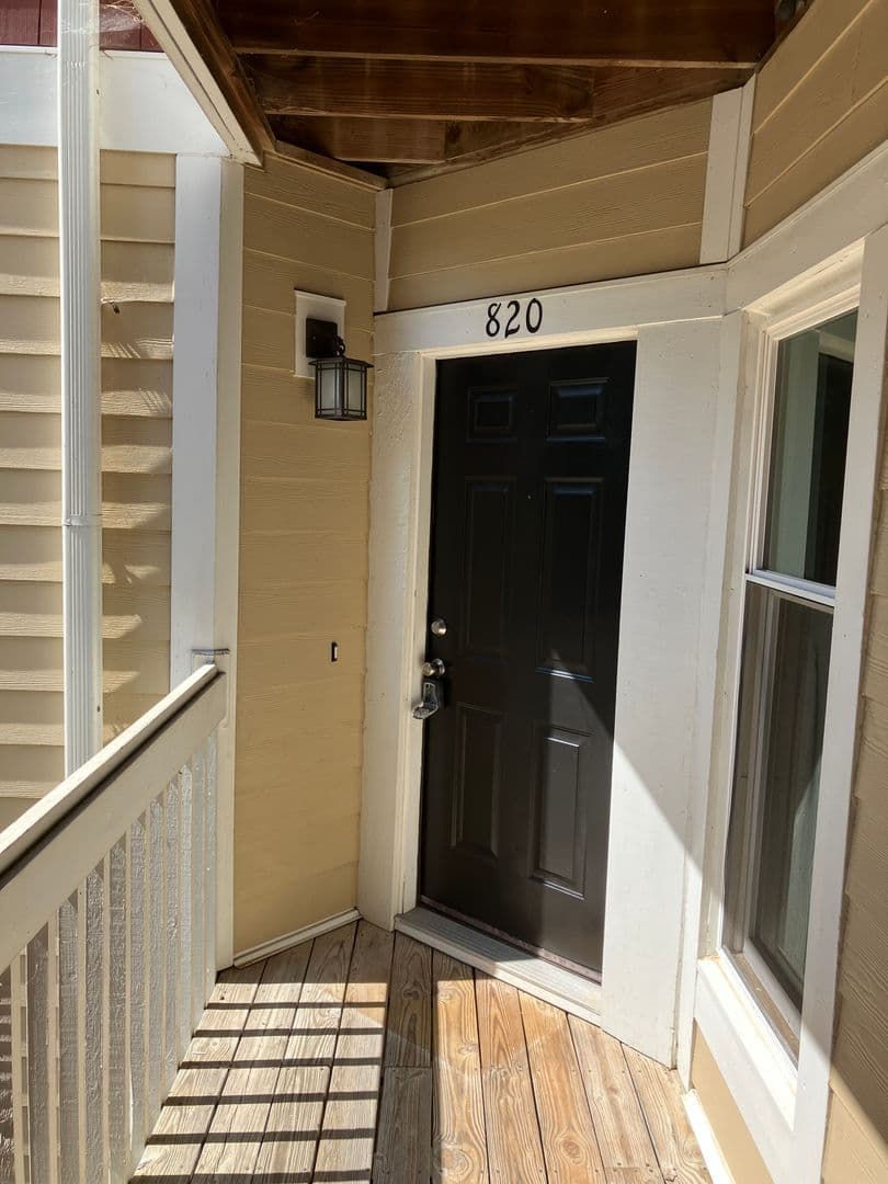 Davidson Condo: 820 Southwest Dr