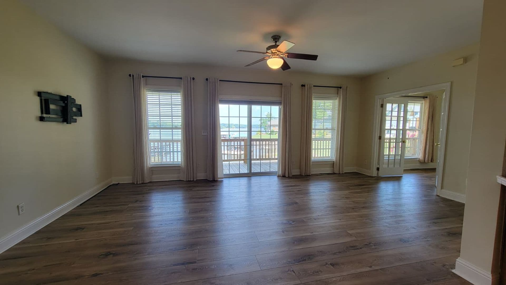 Mooresville House: 137 Fern Haven Ln
