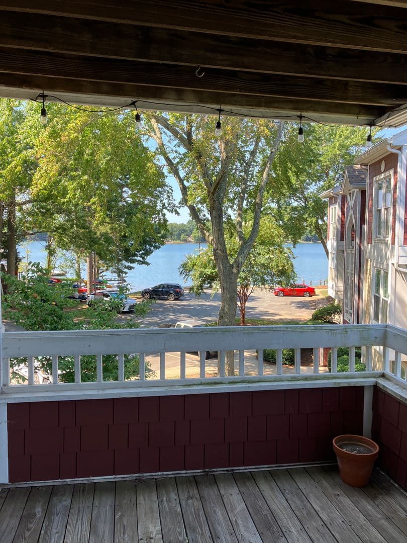 Davidson Condo: 820 Southwest Dr