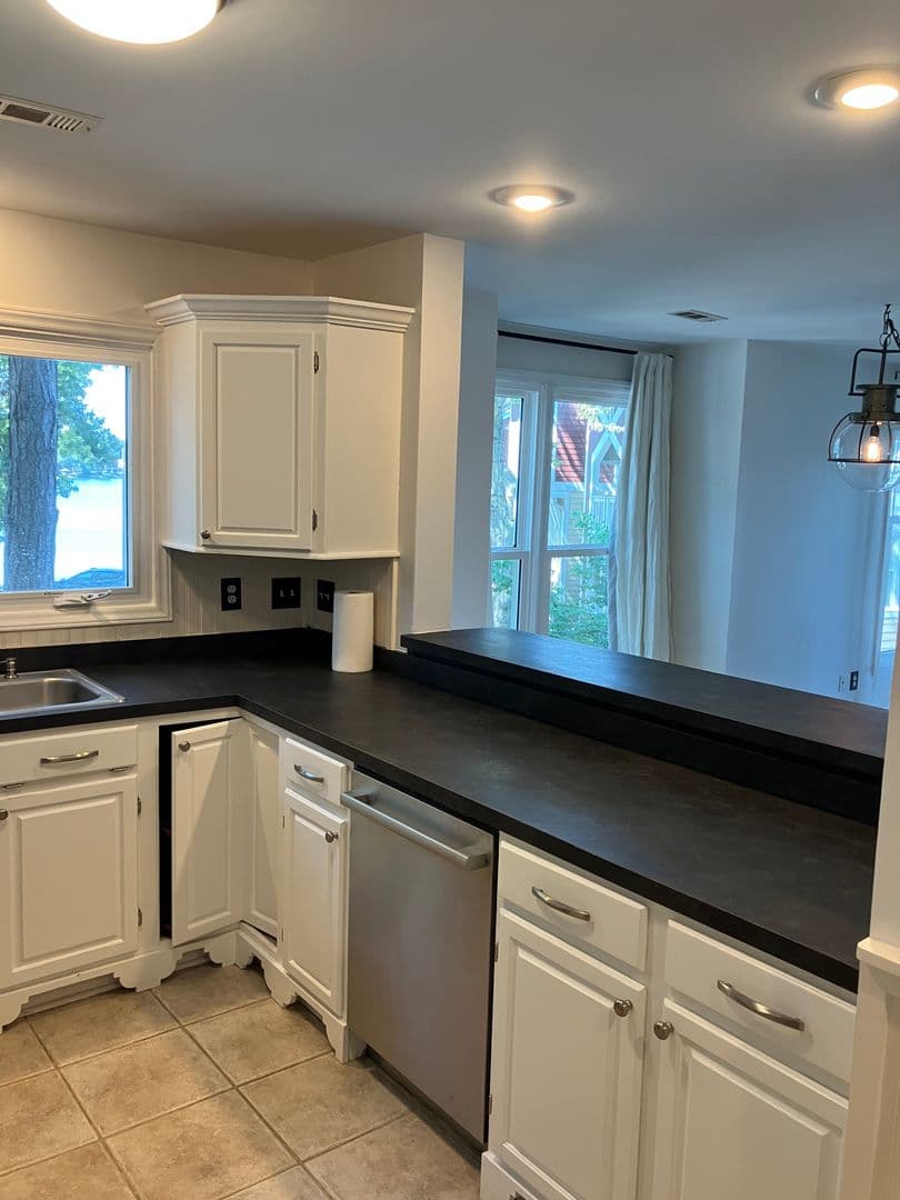 Davidson Condo: 820 Southwest Dr