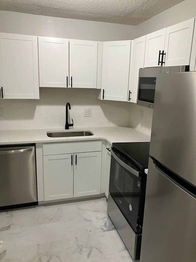Statesville Apartment: 540 Stockton Street