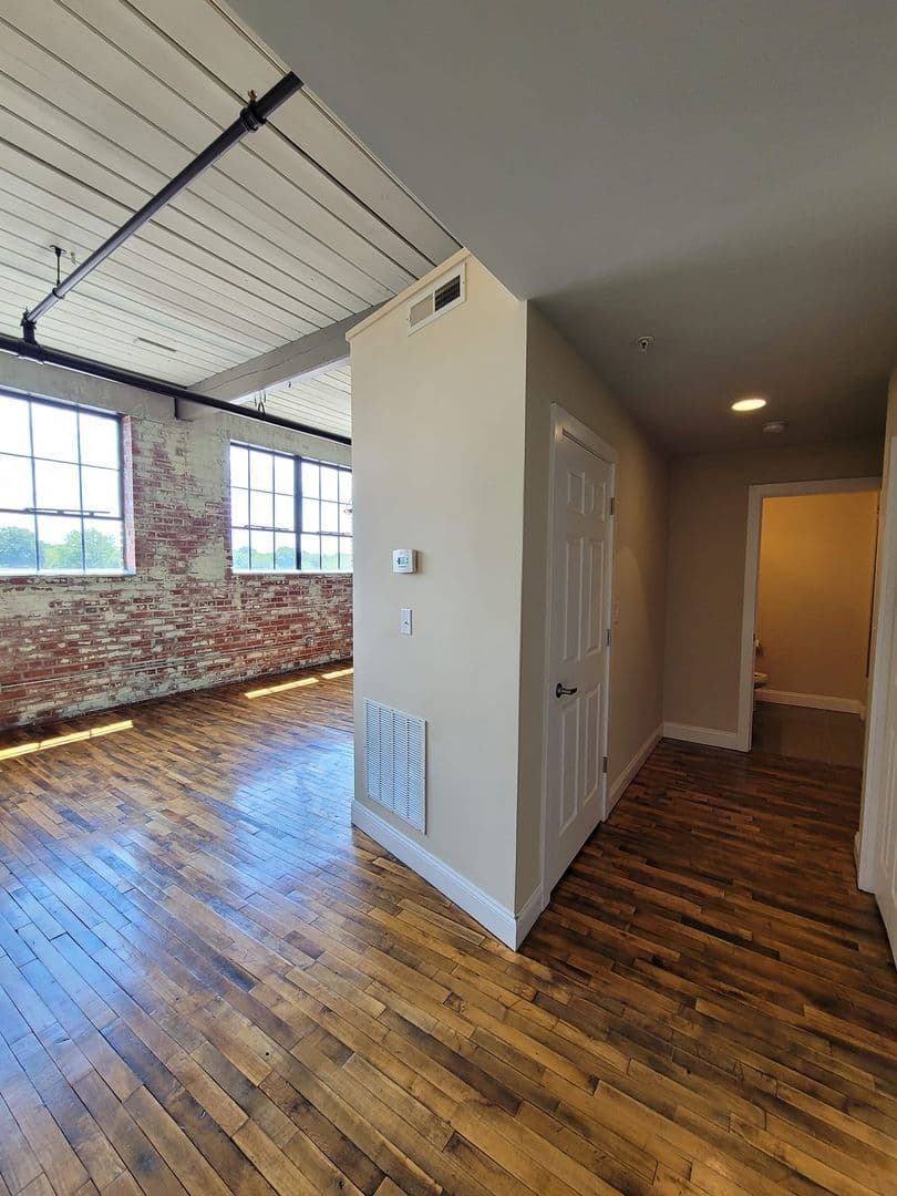 Monroe House: 109 N Hayne Street #300