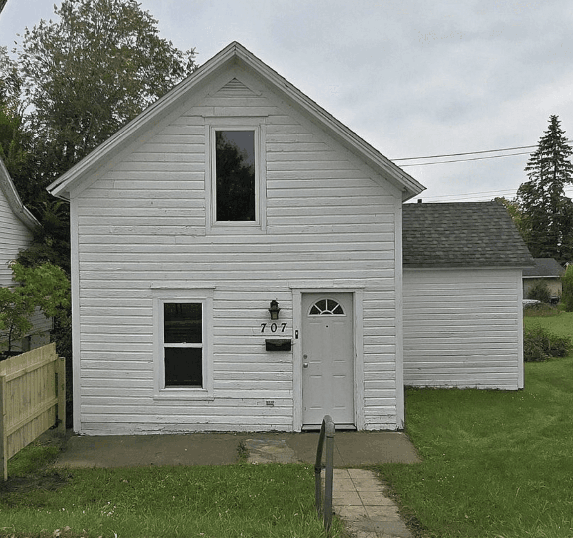 Bemidji House: 707 Irvine Ave NW