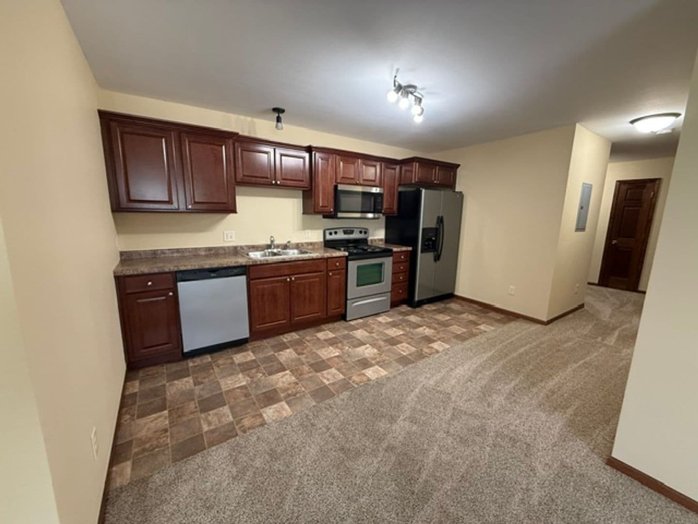 Bemidji Apartment: 3826 Whispering Meadows Ct NW