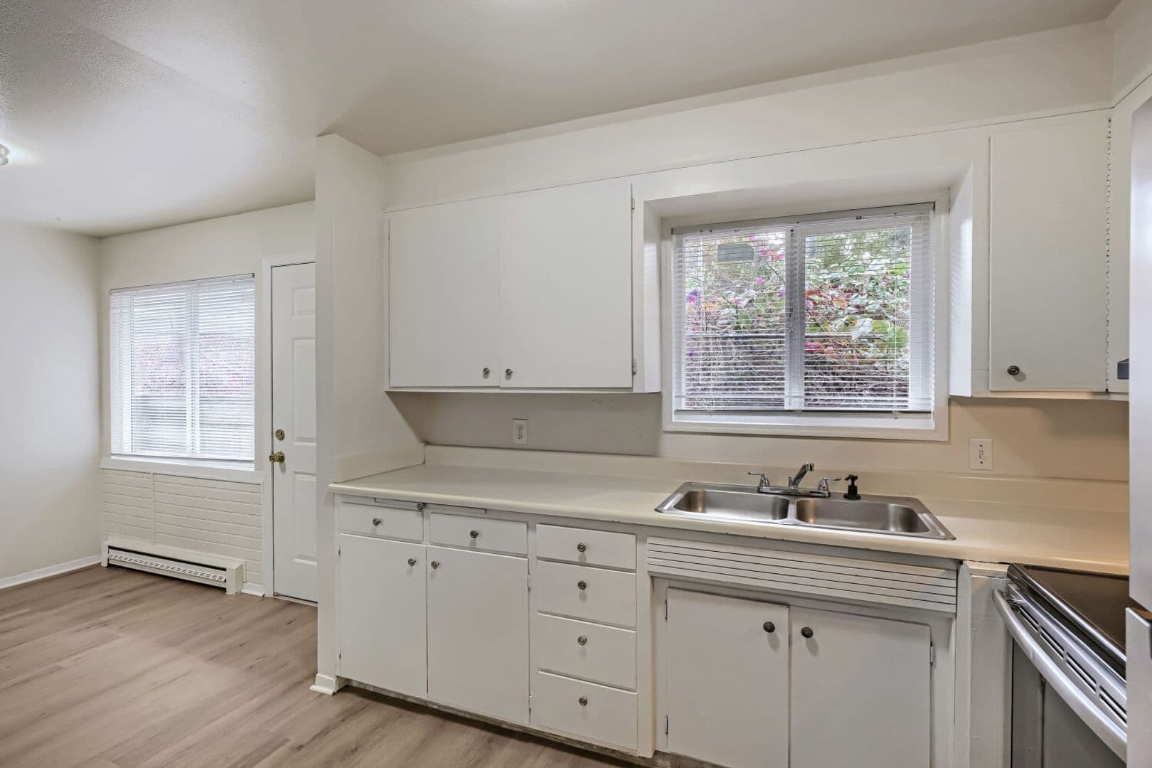 Kent Apartment: 9045 Canyon Dr