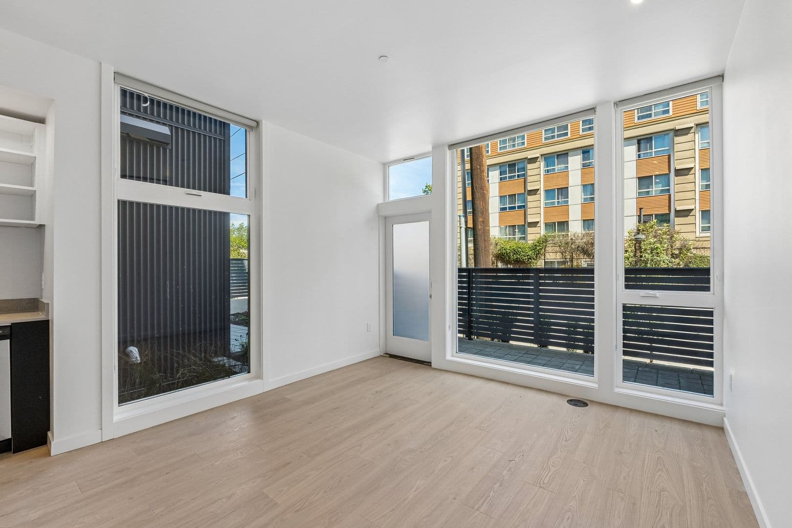 Seattle Apartment: 3320 Claremont Ave S