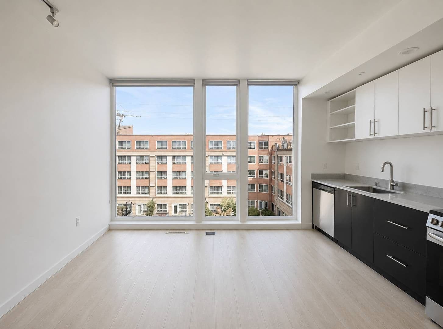 Seattle Apartment: 3320 Claremont Ave S