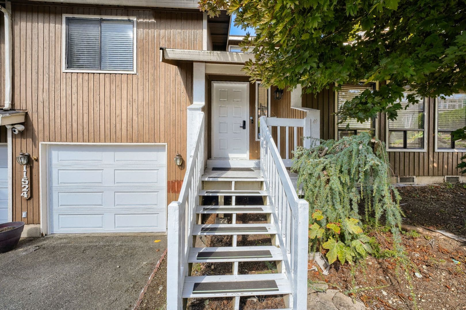 Auburn House: 11524 SE 322nd Pl
