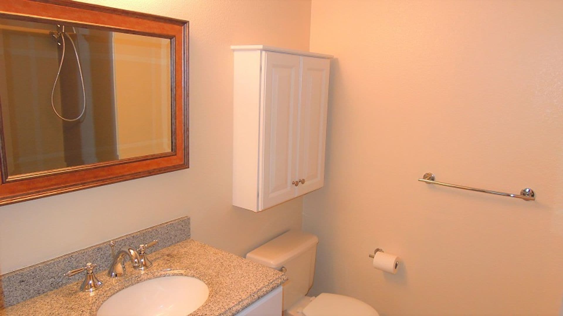 Redmond Condo: 13801 NE Old Redmond Road #C205