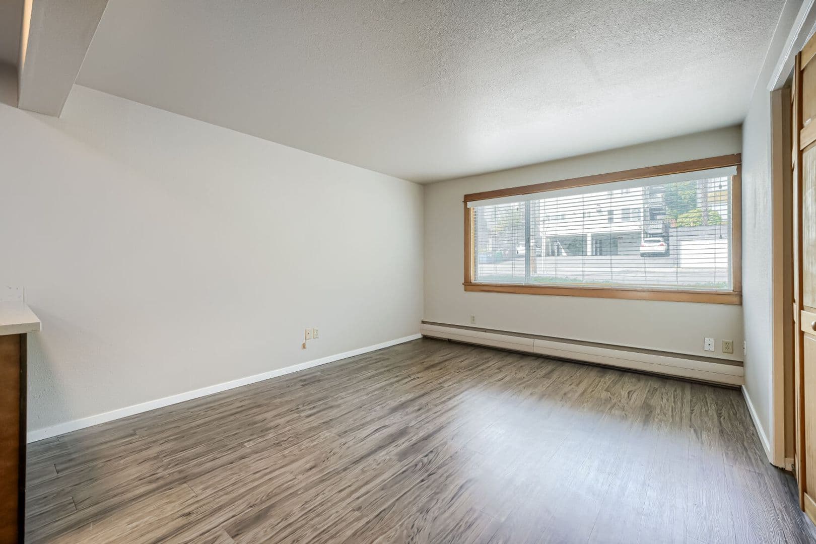 Seattle Apartment: 1300 14th Ave S