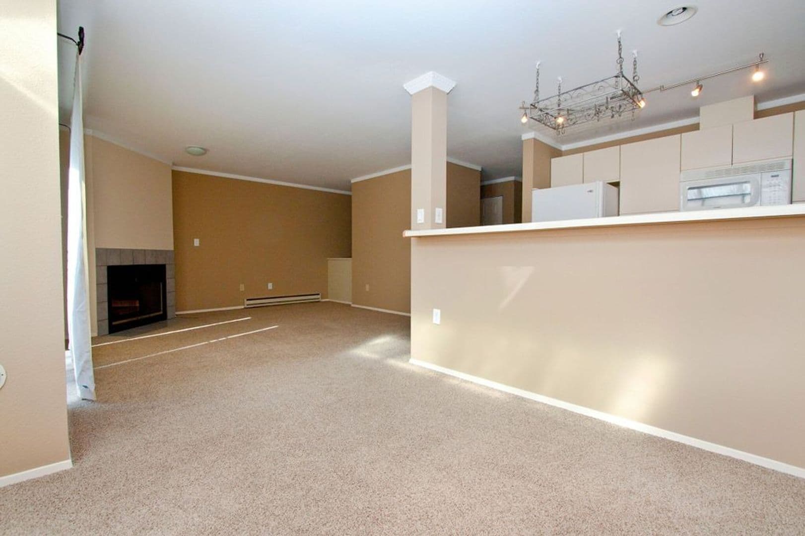 Redmond Condo: 13801 NE Old Redmond Road #C205