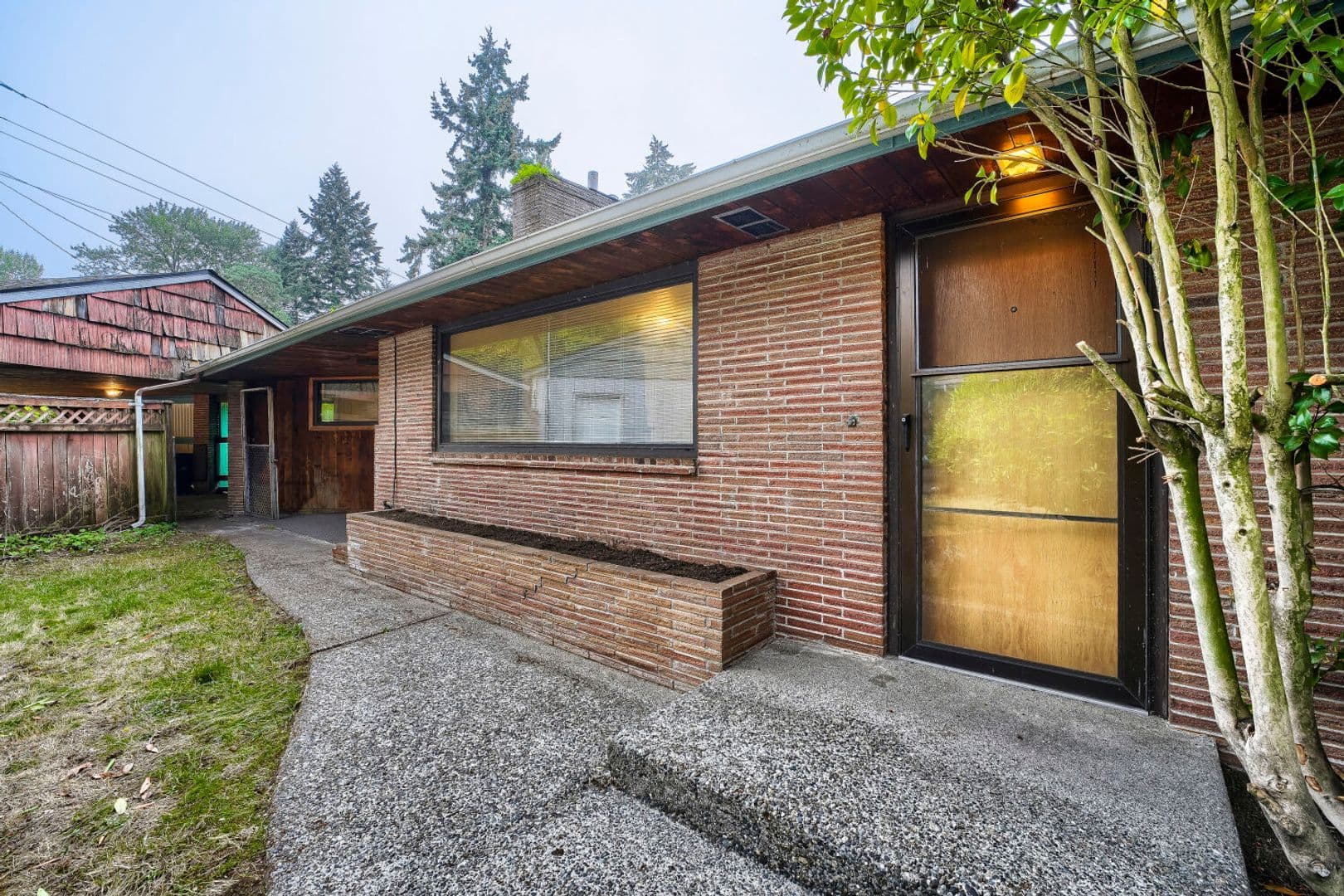 Burien House: 13229 Des Moines Memorial Dr S