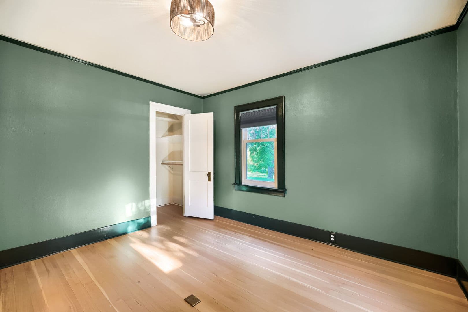 Snoqualmie House: 8217 Mountain Ave SE