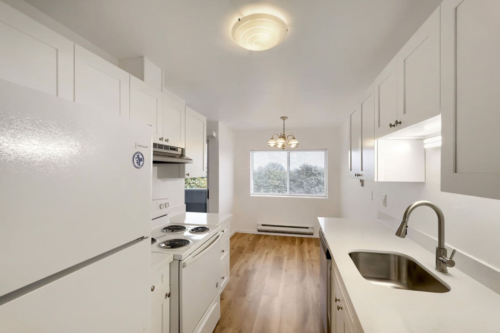 Renton Apartment: 1140 Edmonds Ave NE