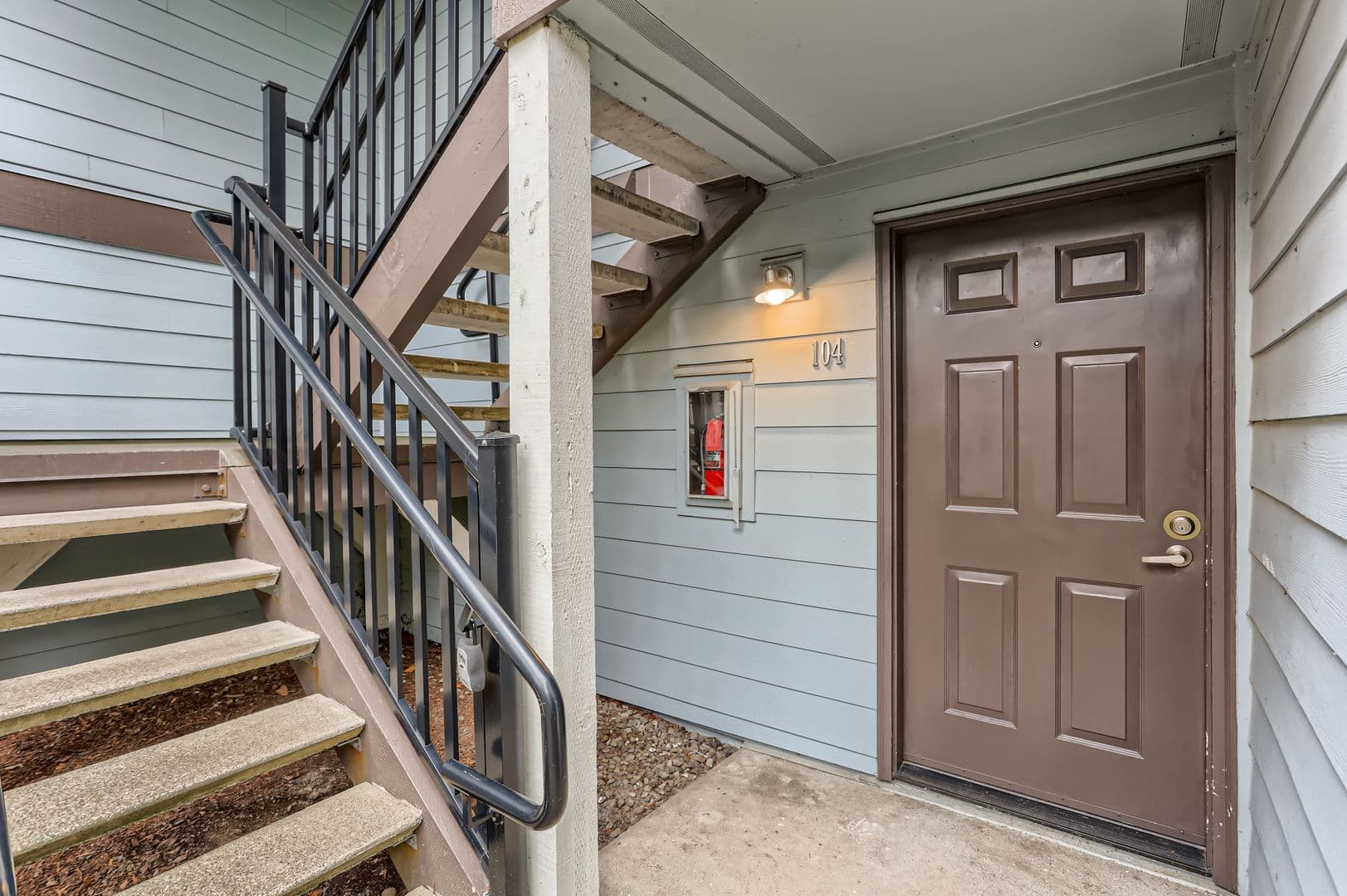 Bellevue Apartment: 13842 NE 8th St