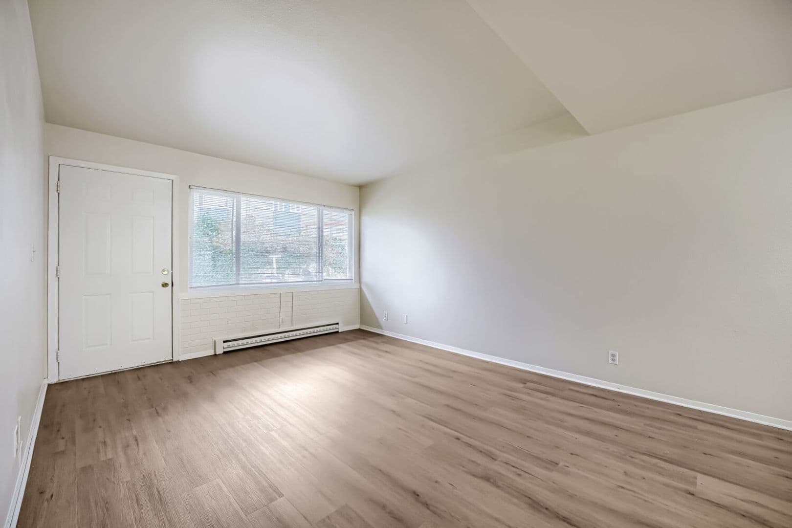 Kent Apartment: 9045 Canyon Dr