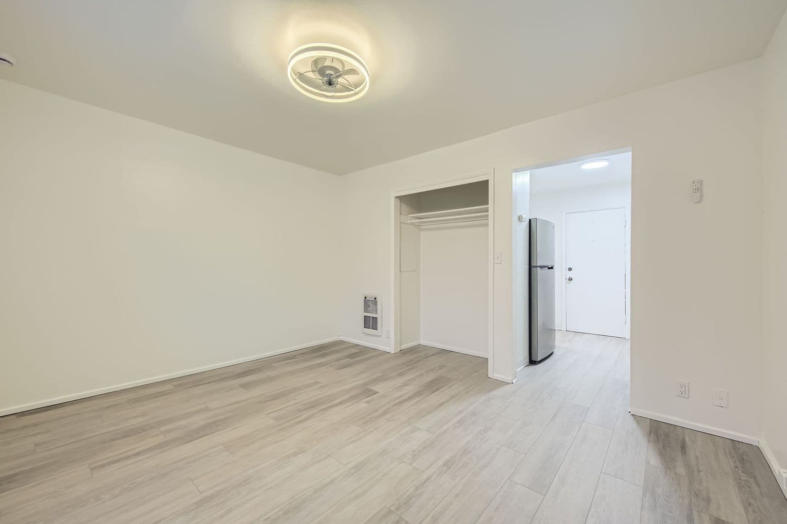 North Bend Apartment: 412 E North Bend Way