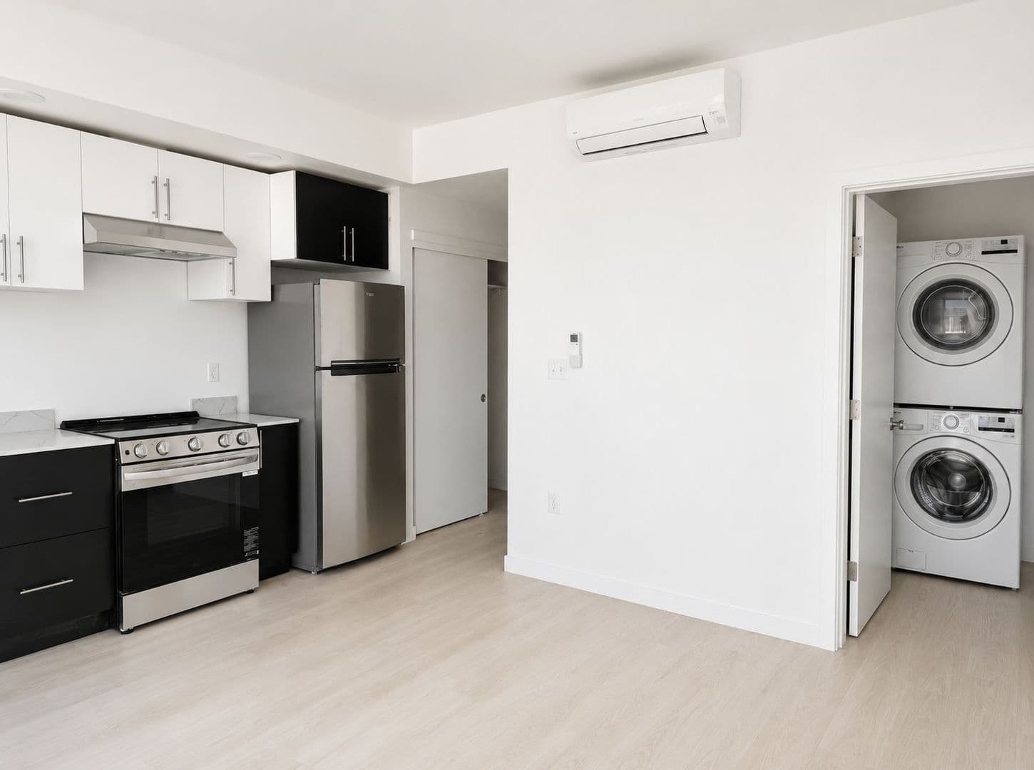 Seattle Apartment: 3320 Claremont Ave S