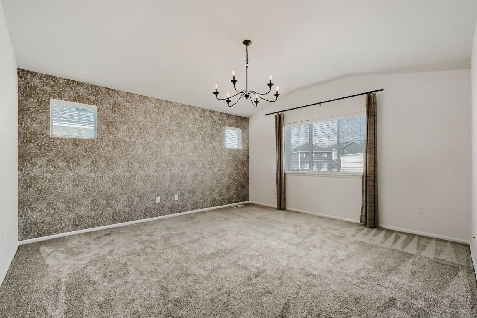 Monroe House: 13713 201st Ave Se