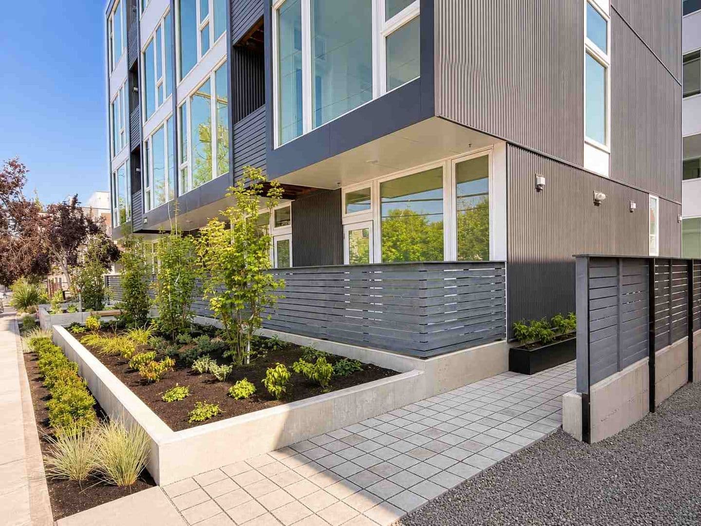 Seattle Apartment: 3320 Claremont Ave S