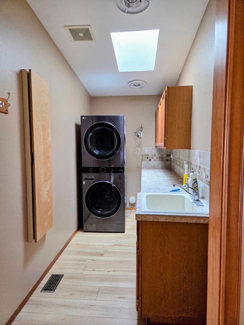 Mukilteo House: 1070 1st Ln