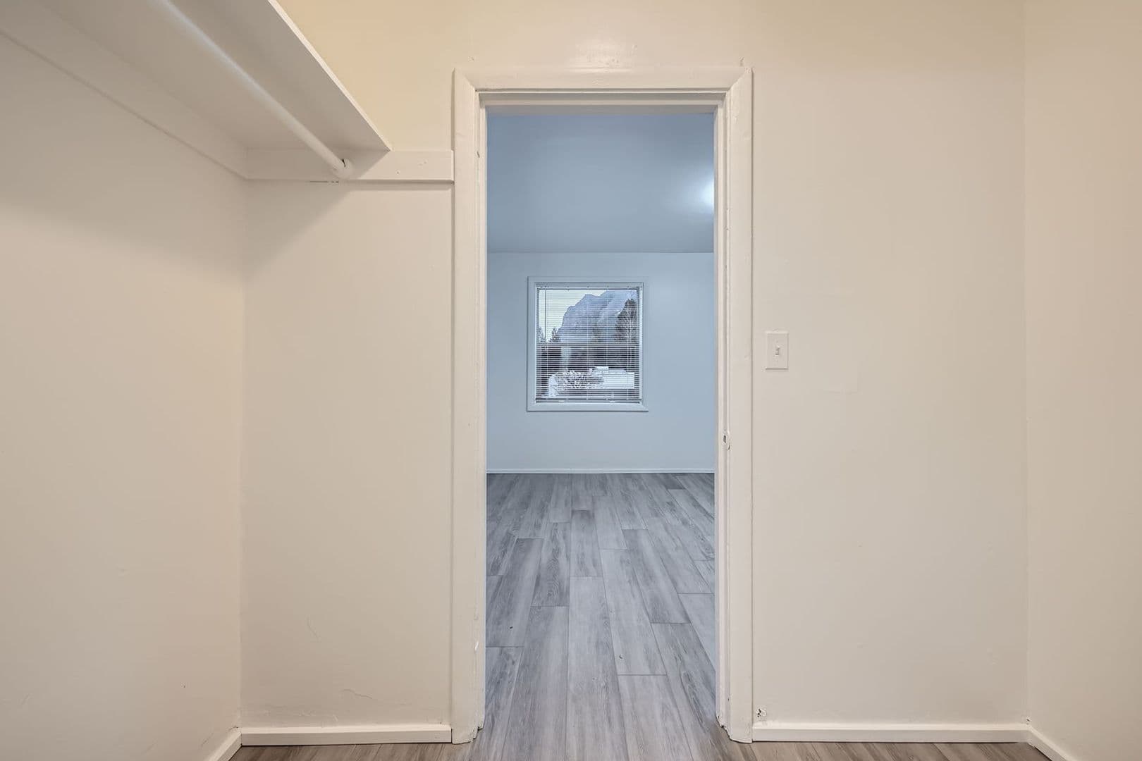 North Bend Apartment: 412 E North Bend Way