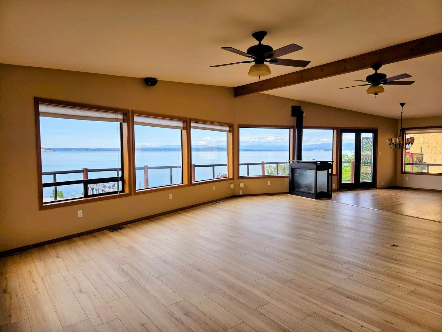 Mukilteo House: 1070 1st Ln