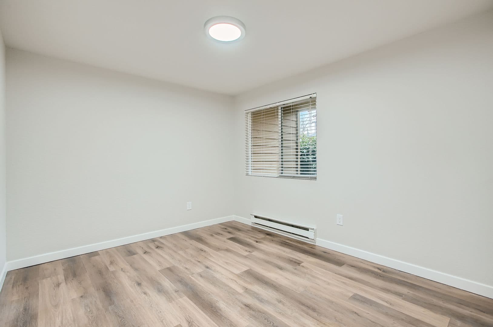 North Bend Apartment: 475 E North Bend Way