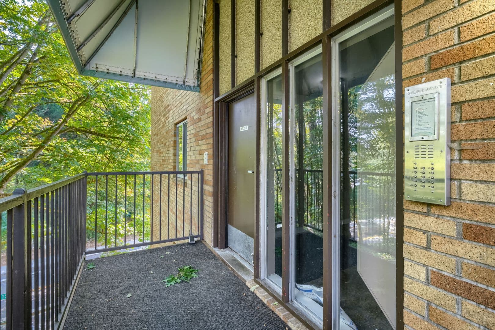 Seattle Apartment: 1300 14th Ave S