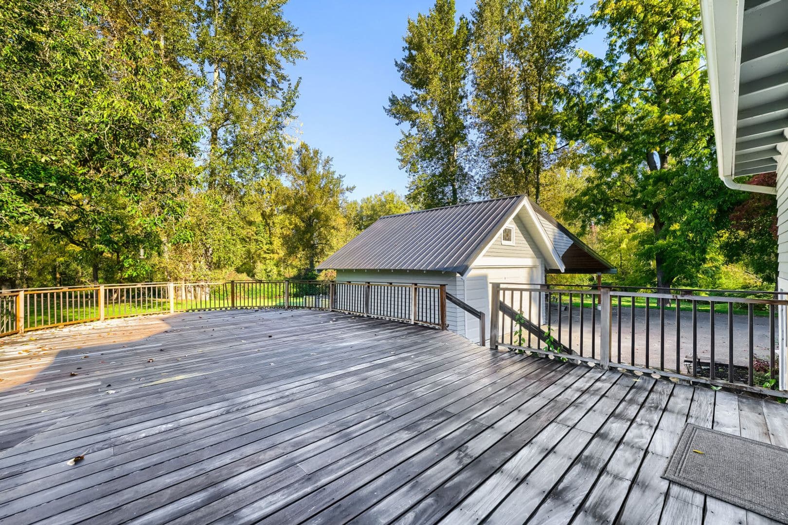 Snoqualmie House: 8217 Mountain Ave SE