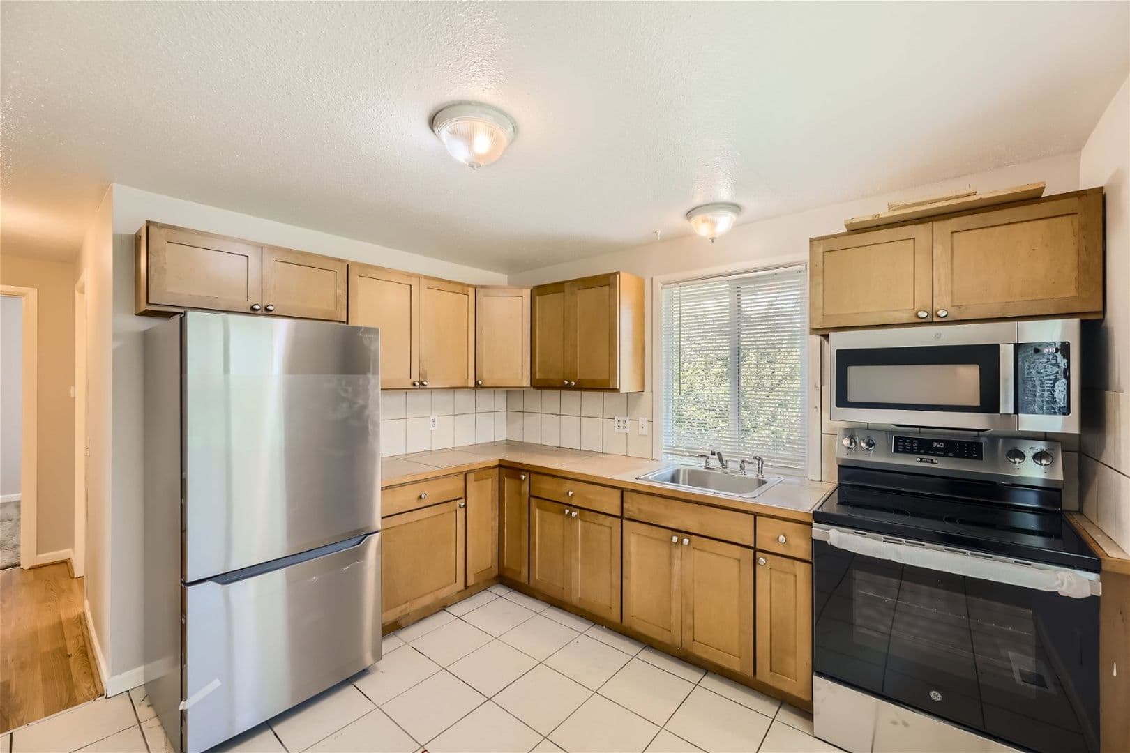 Seattle Apartment: 9253 3rd Ave NW