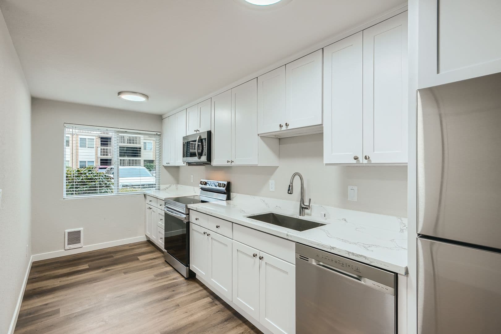 North Bend Apartment: 475 E North Bend Way