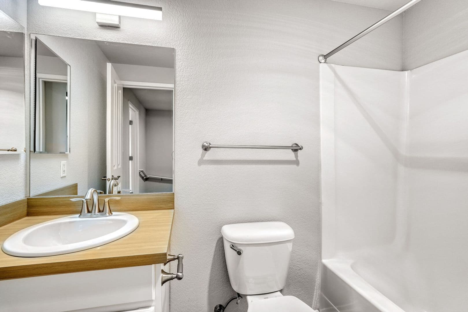 North Bend Apartment: 475 E North Bend Way