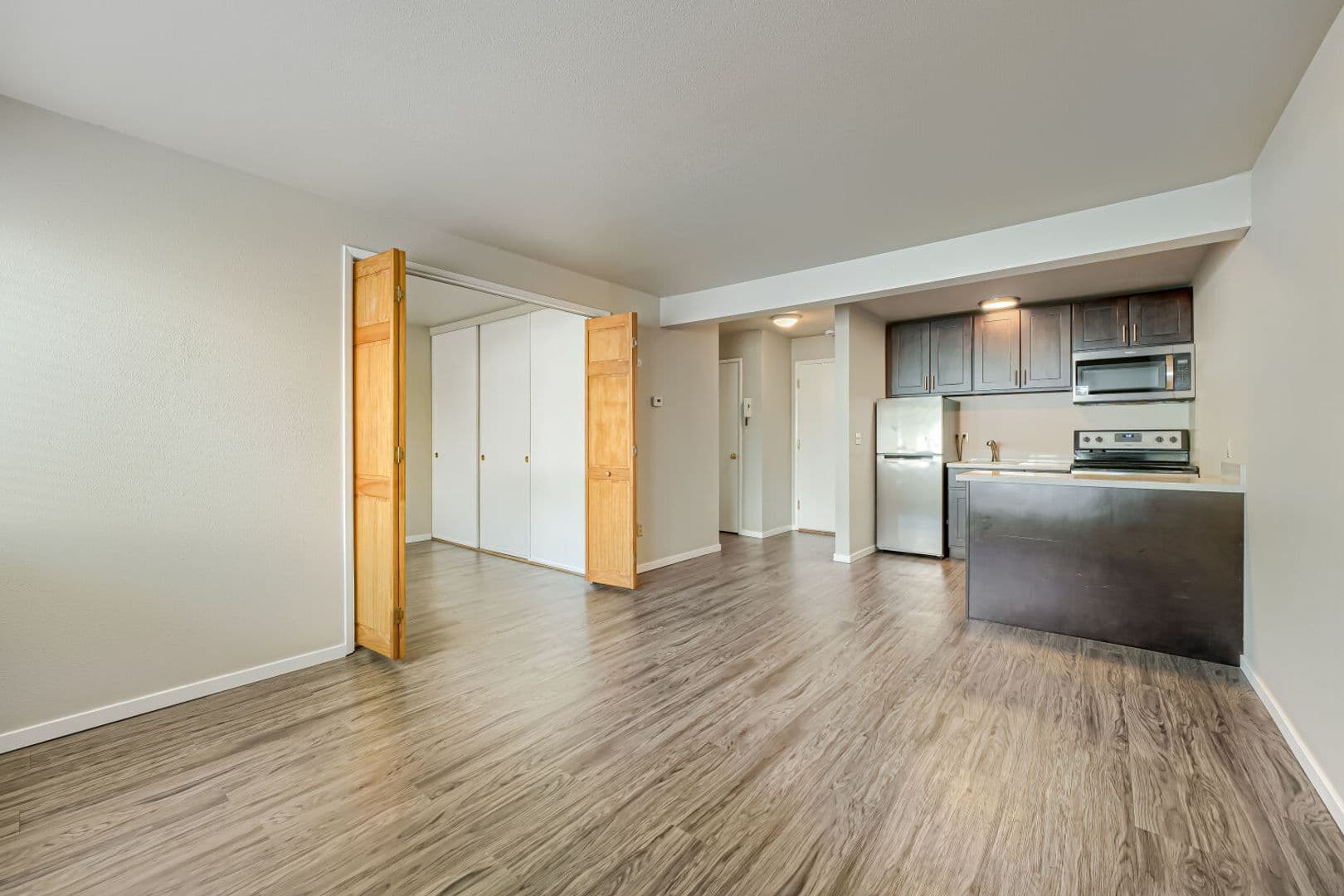 Seattle Apartment: 1300 14th Ave S