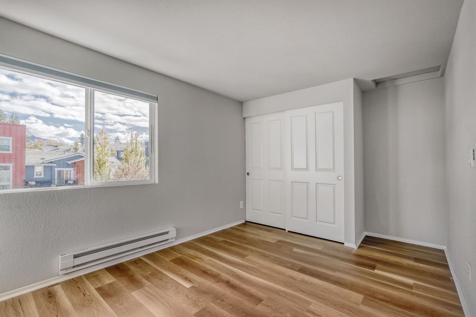 North Bend Apartment: 475 E North Bend Way