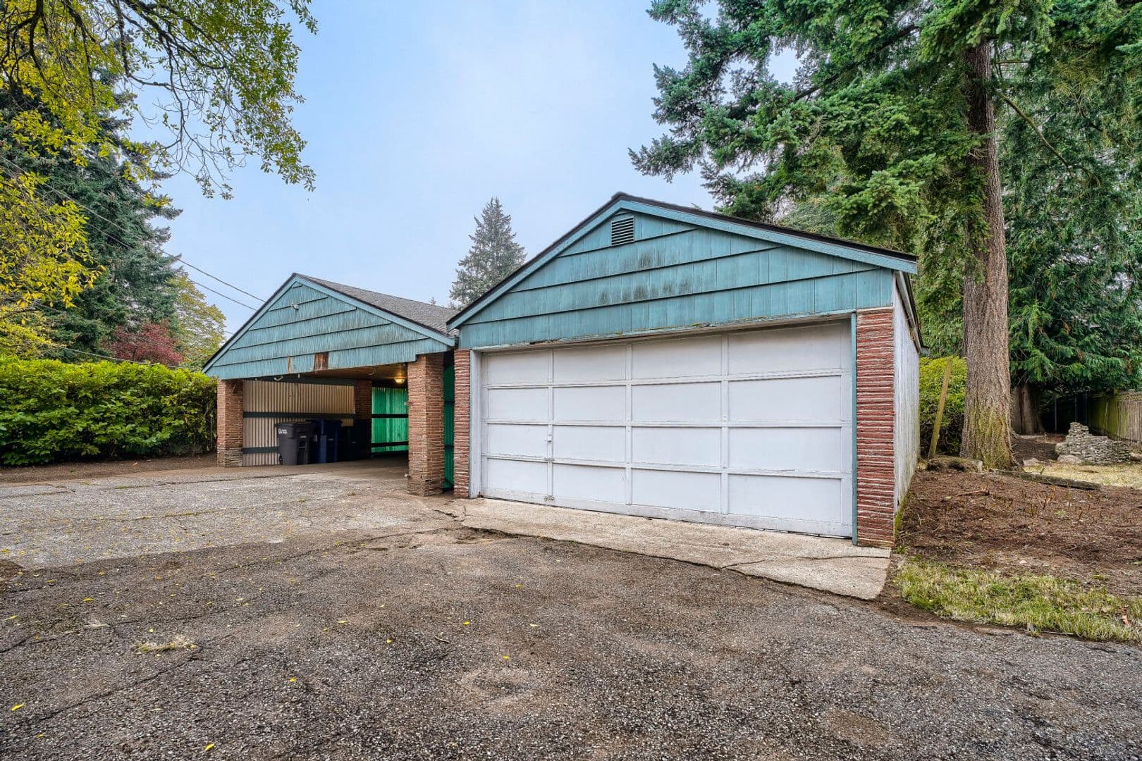 Burien House: 13229 Des Moines Memorial Dr S