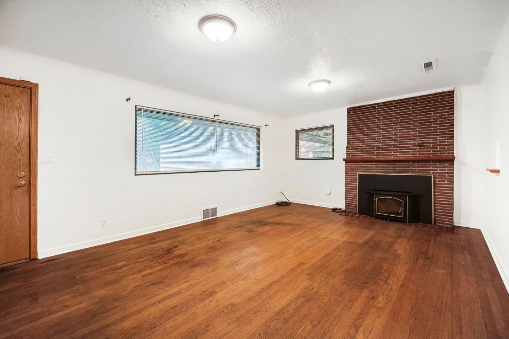 Burien House: 13229 Des Moines Memorial Dr S
