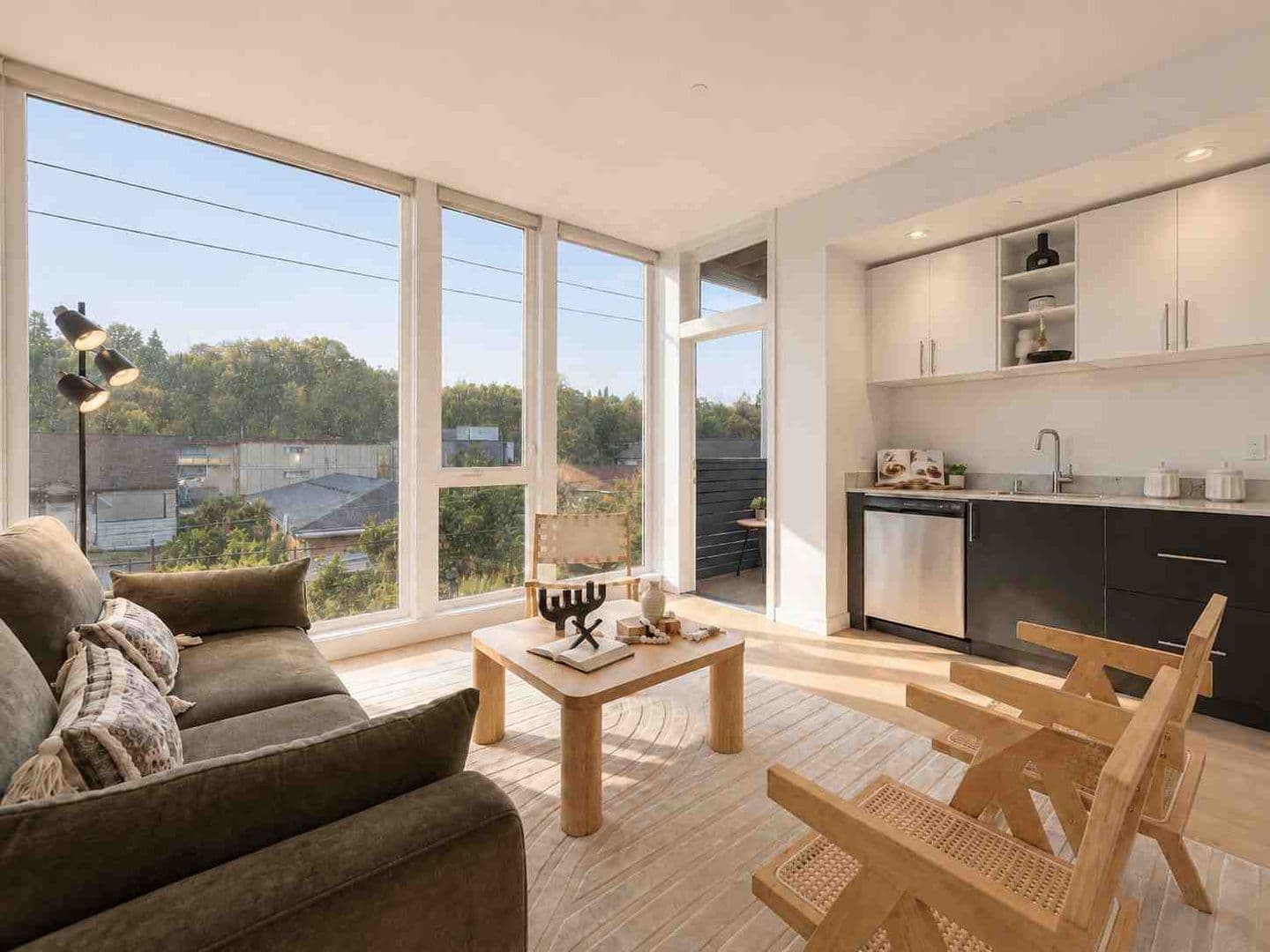 Seattle Apartment: 3320 Claremont Ave S
