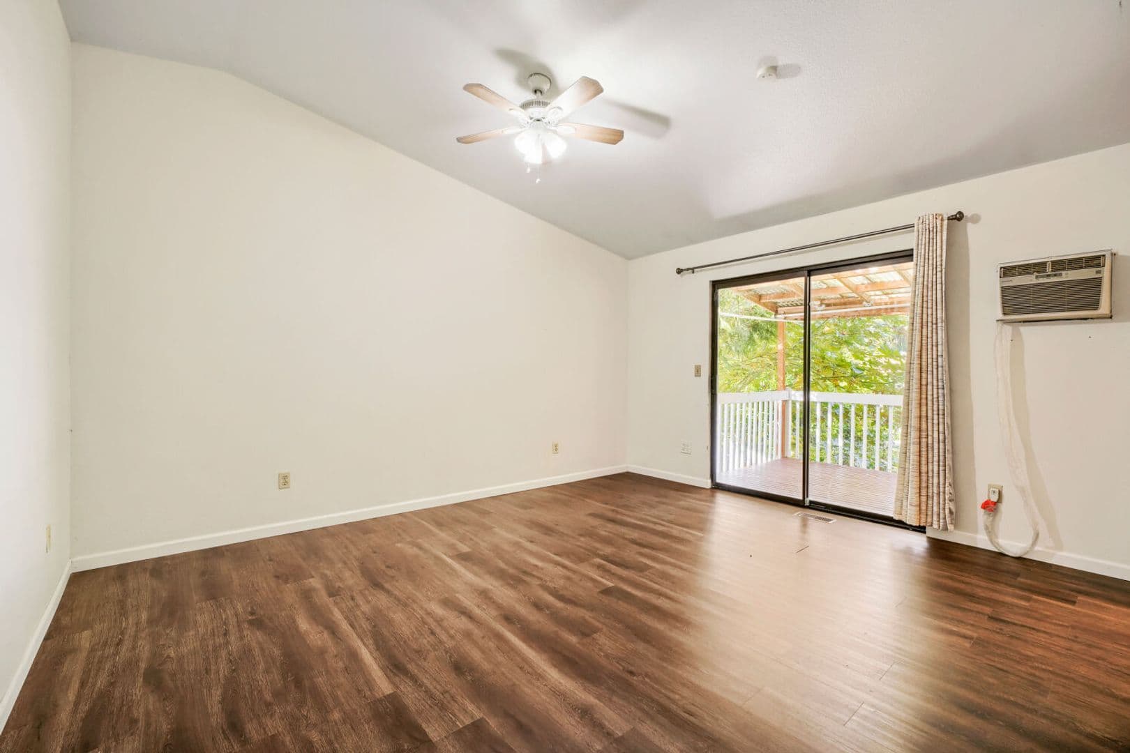 Auburn House: 11524 SE 322nd Pl