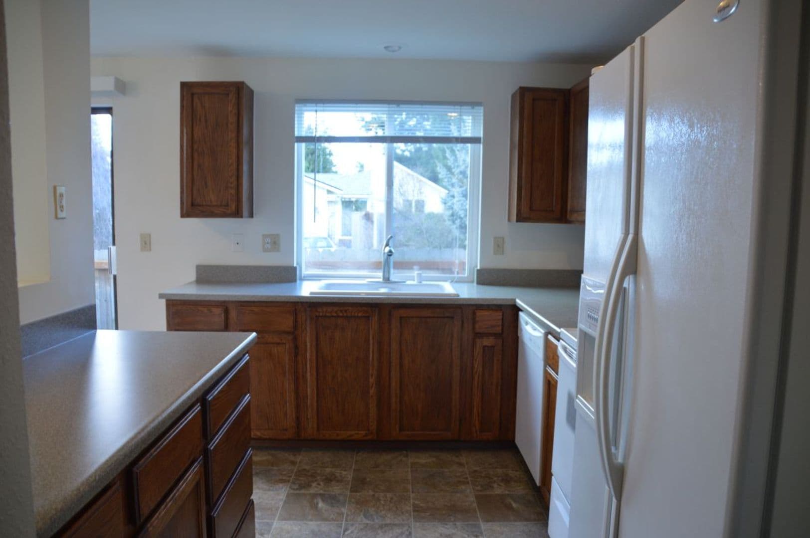 Everett House: 215 96th Pl SE