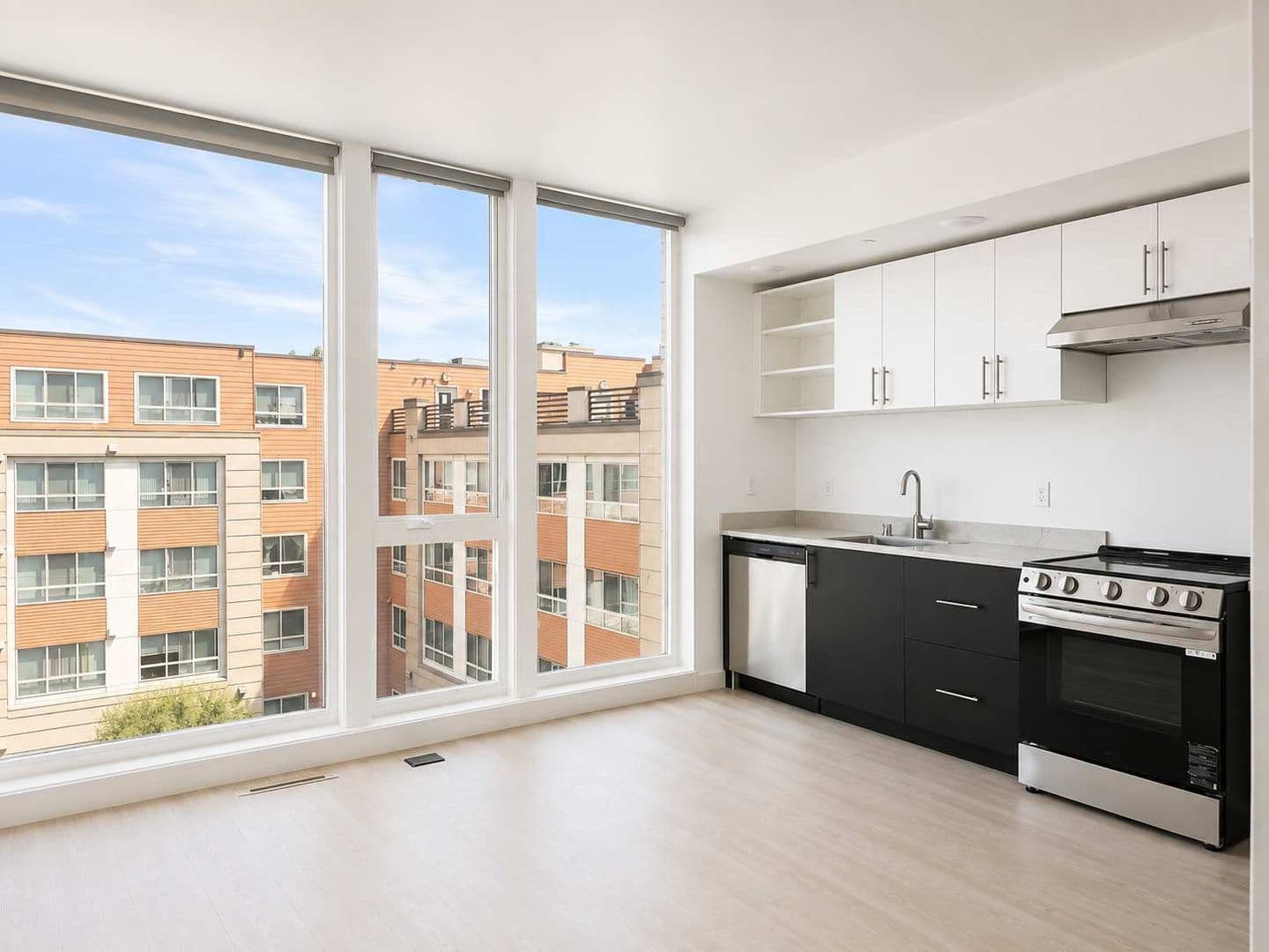 Seattle Apartment: 3320 Claremont Ave S