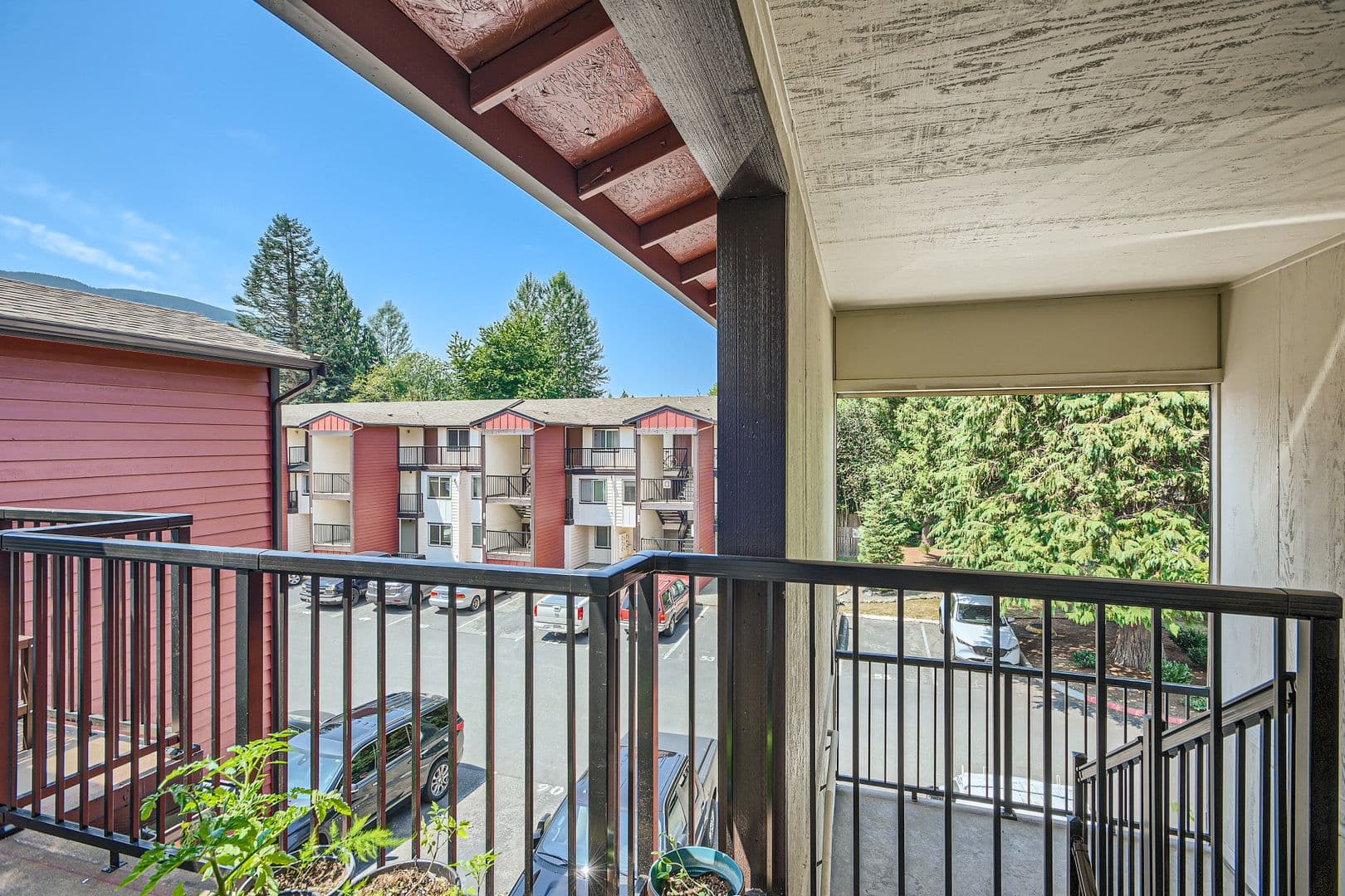 North Bend Apartment: 475 E North Bend Way