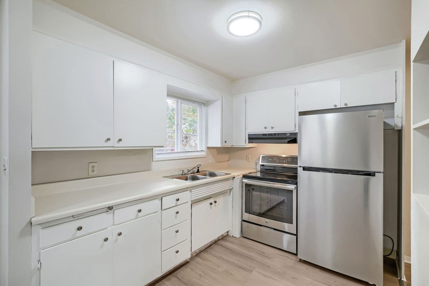 Kent Apartment: 9045 Canyon Dr