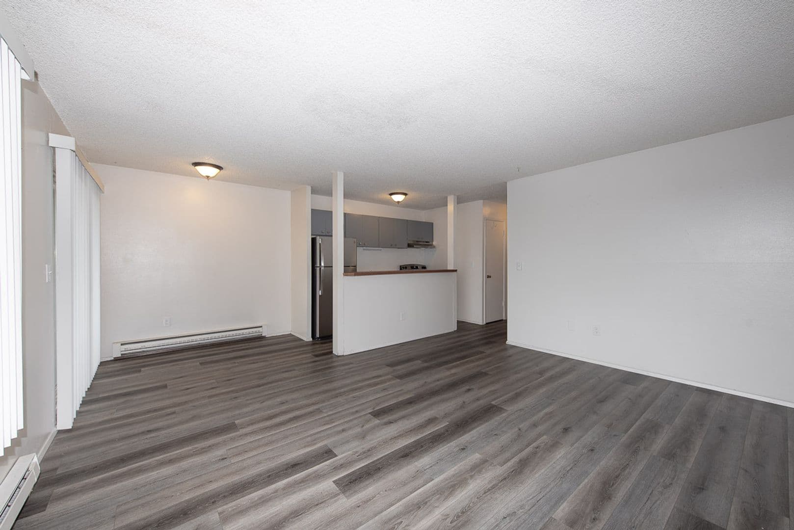 Des Moines Apartment: 22805 30th Ave S